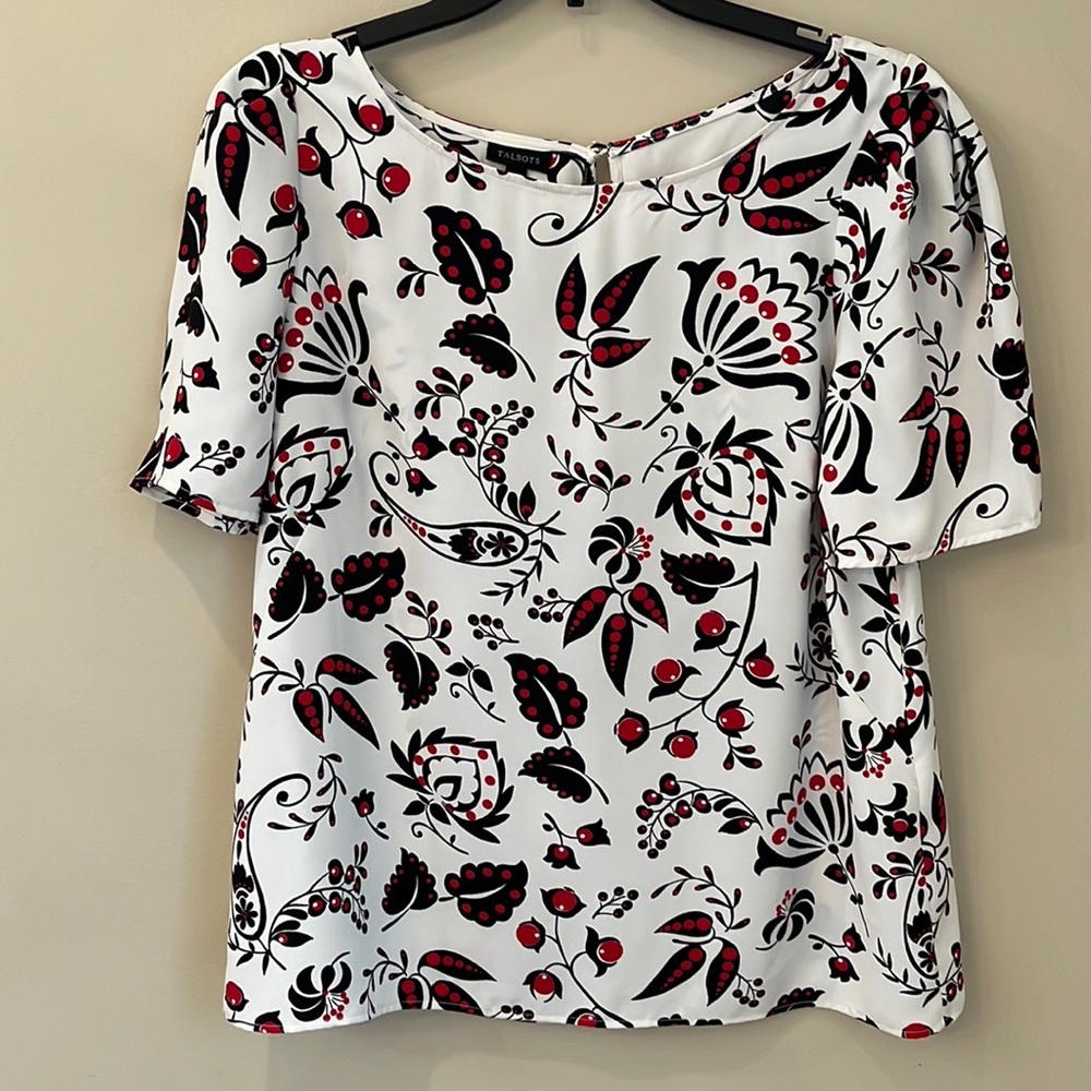 Talbots blouse top woman’s medium pullover white floral pattern short sleeve
